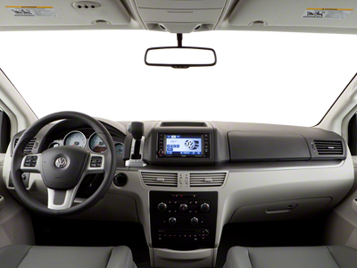 2012 Volkswagen Routan SE