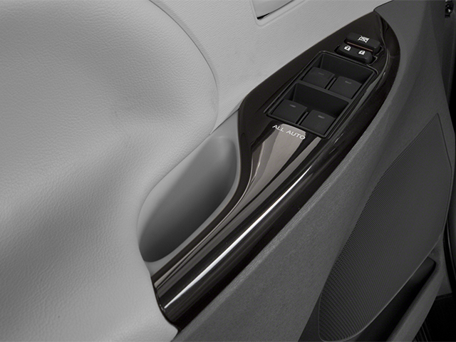 2014 Toyota Sienna L 7 Passenger