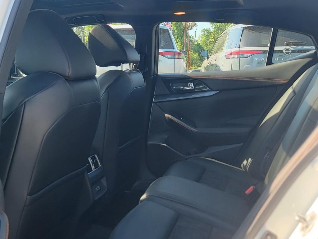 2023 Nissan Maxima SR