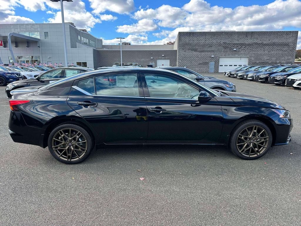 2025 Nissan Altima 2.5 SR