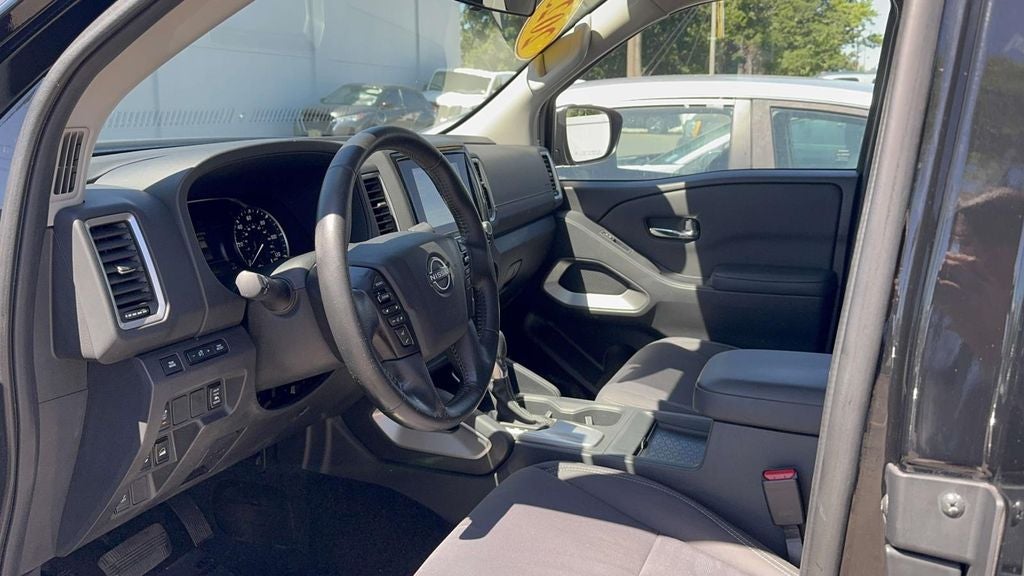 2023 Nissan Frontier SV