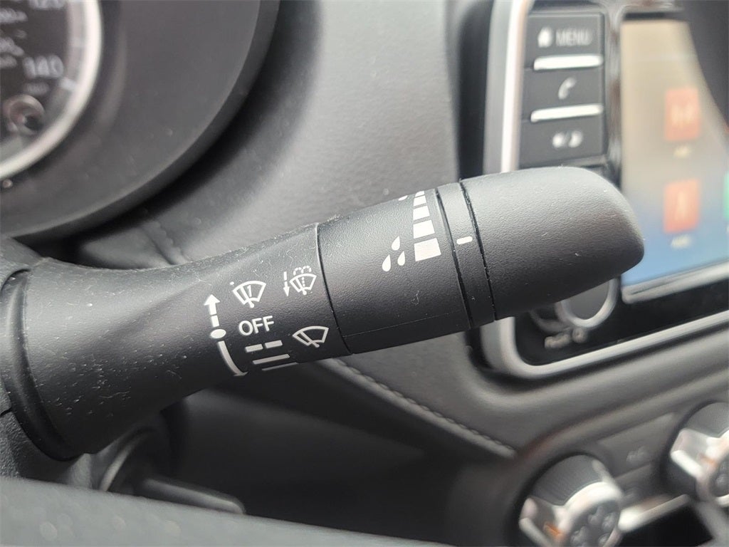 2023 Nissan Versa 1.6 SV