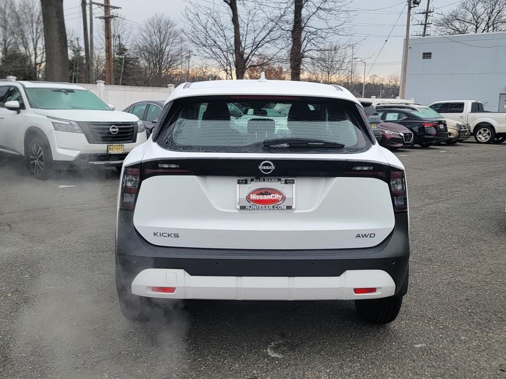 2025 Nissan Kicks S