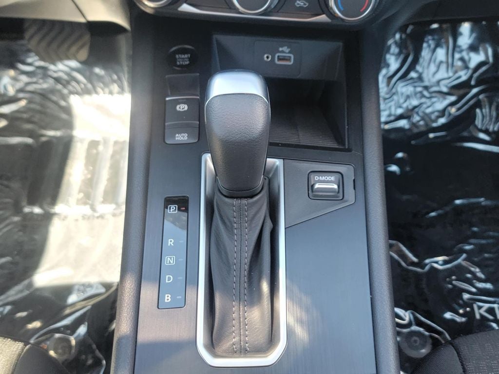 2025 Nissan Kicks S