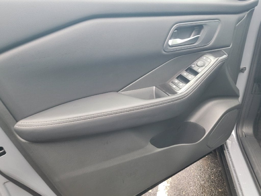 2027 Nissan Rogue SV