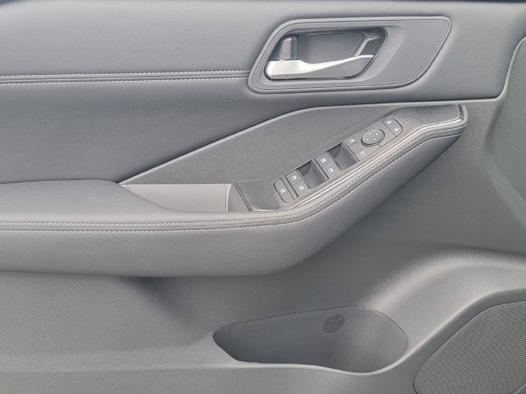 2027 Nissan Rogue SV