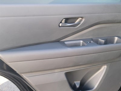 2025 Nissan Pathfinder S