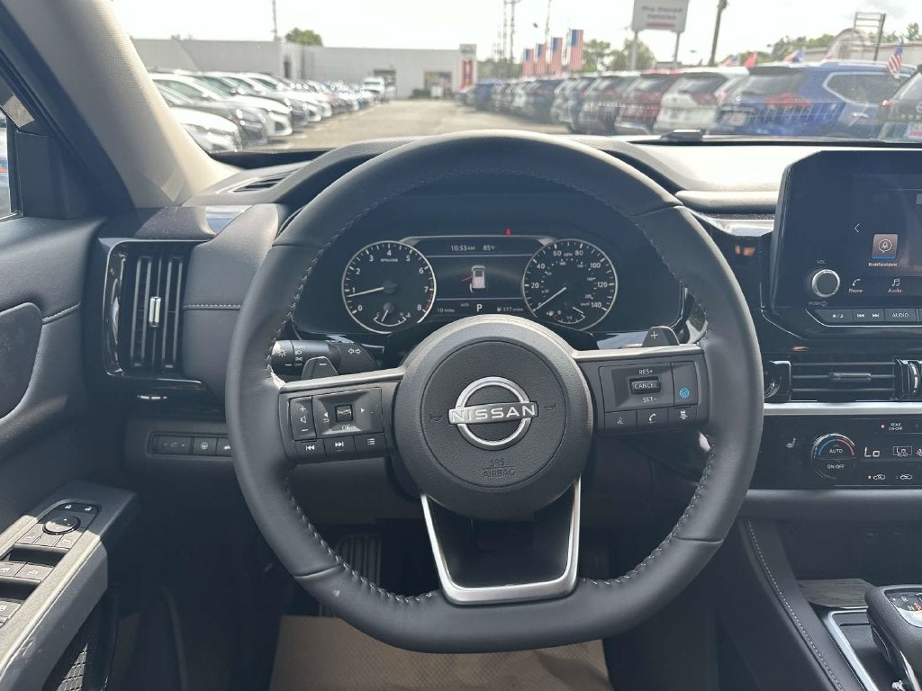 2026 Nissan Pathfinder SV