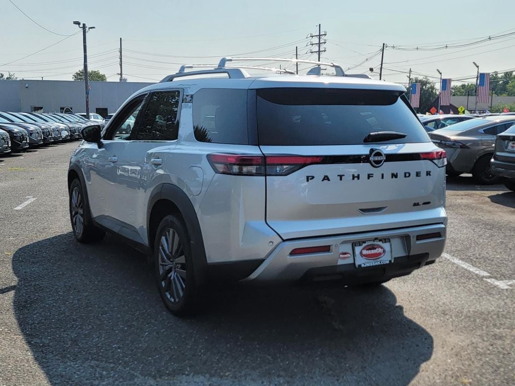 2023 Nissan Pathfinder SL