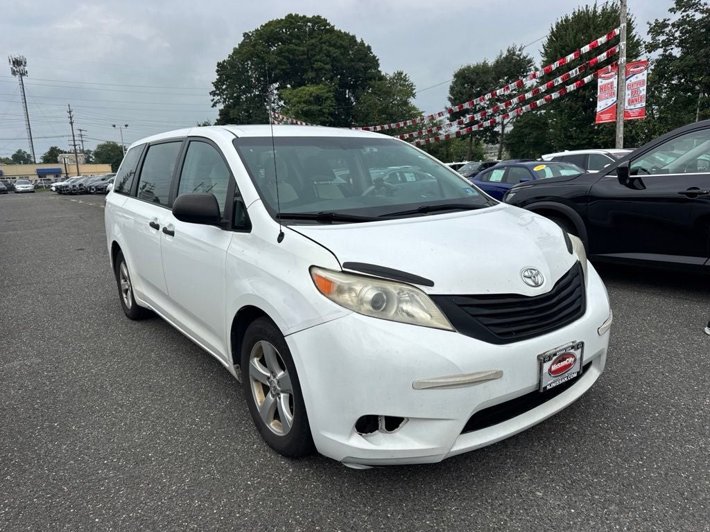 2014 Toyota Sienna L 7 Passenger