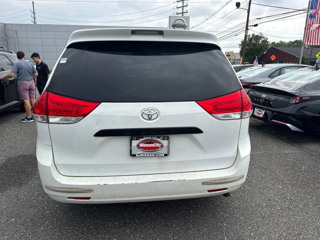 2014 Toyota Sienna L 7 Passenger