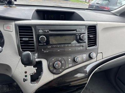 2014 Toyota Sienna L 7 Passenger