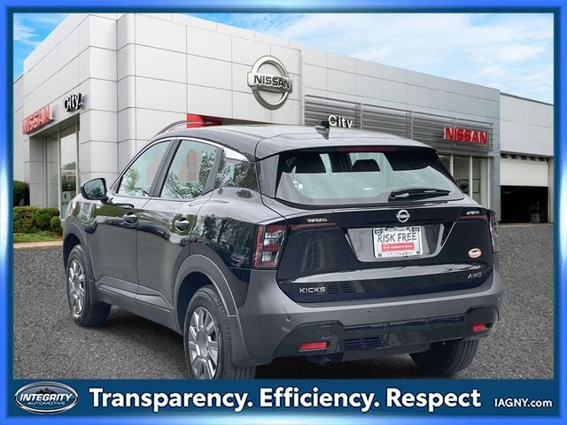 2025 Nissan Kicks S