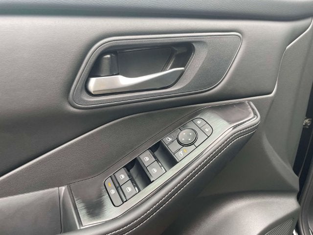 2027 Nissan Rogue SV