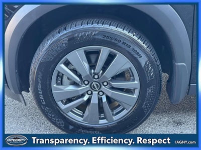 2024 Nissan Pathfinder SV