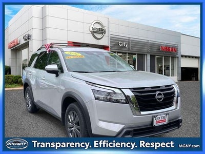 2022 Nissan Pathfinder SV