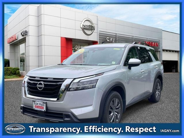 2022 Nissan Pathfinder SV
