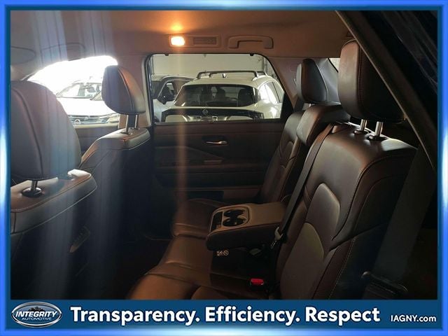 2025 Nissan Pathfinder SL
