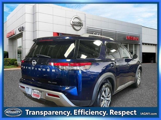 2025 Nissan Pathfinder SL