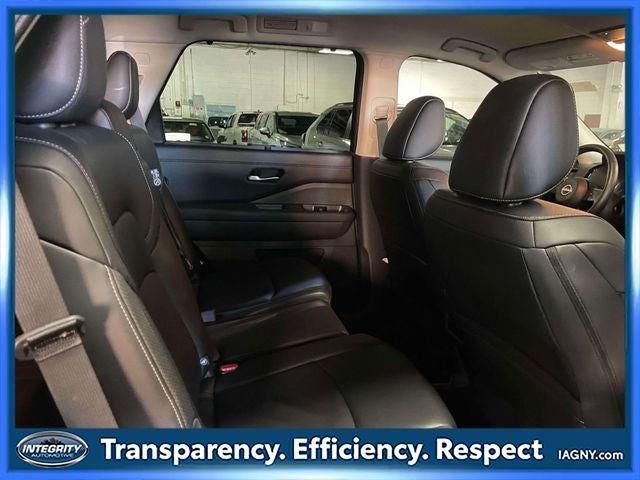 2025 Nissan Pathfinder SL 4WD