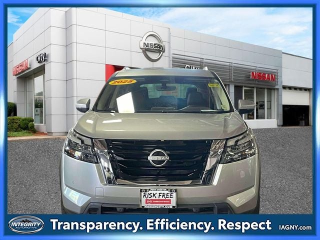2025 Nissan Pathfinder SL 4WD