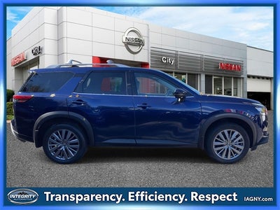 2025 Nissan Pathfinder SL