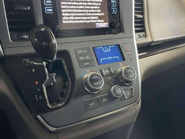 2015 Toyota Sienna XLE 7 Passenger
