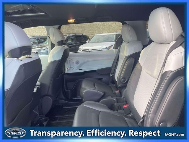 2025 Toyota Sienna XSE 7 Passenger