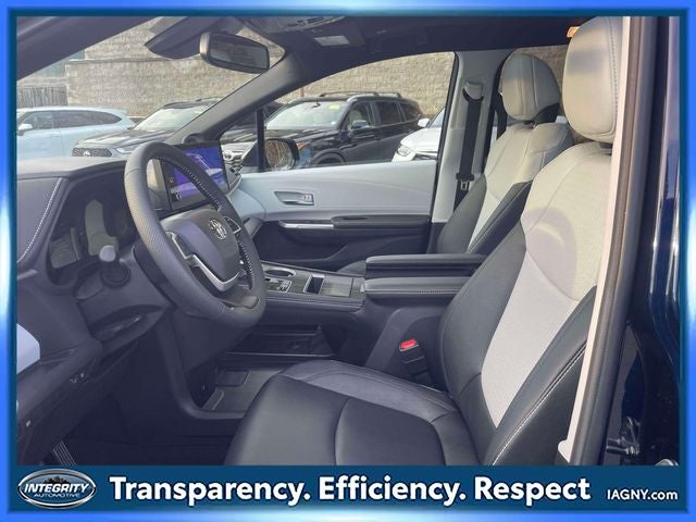 2025 Toyota Sienna XSE 7 Passenger