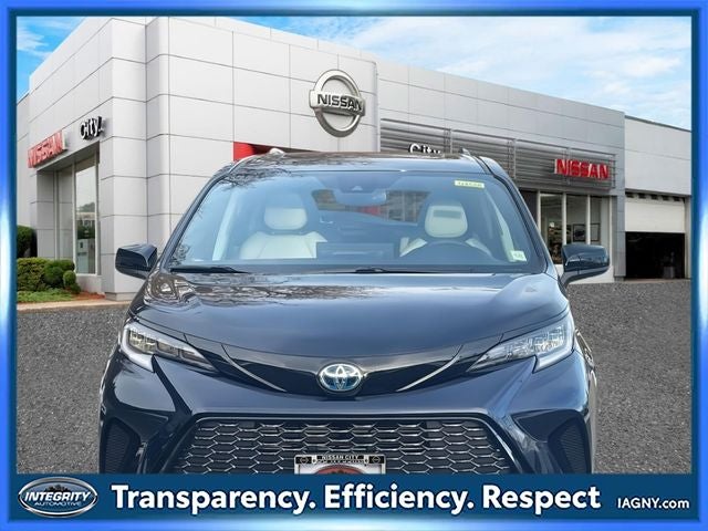 2025 Toyota Sienna XSE 7 Passenger