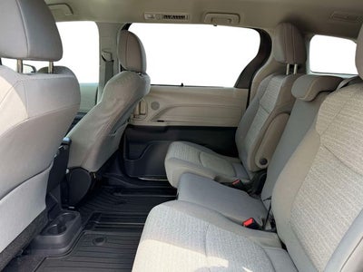 2022 Toyota Sienna LE 8 Passenger