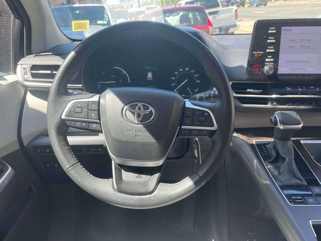 2023 Toyota Sienna XLE 8 Passenger