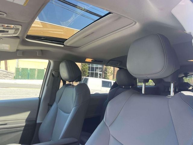 2023 Toyota Sienna XLE 8 Passenger