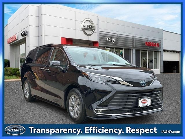 2024 Toyota Sienna XLE 8 Passenger