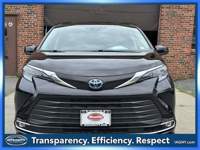 2024 Toyota Sienna XLE 8 Passenger