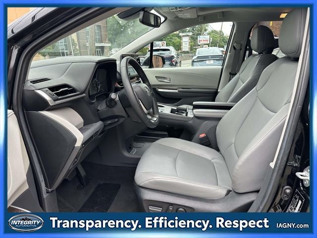 2024 Toyota Sienna XLE 8 Passenger