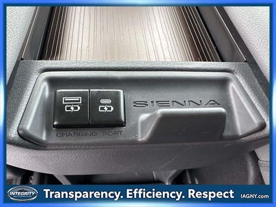 2024 Toyota Sienna XLE 8 Passenger