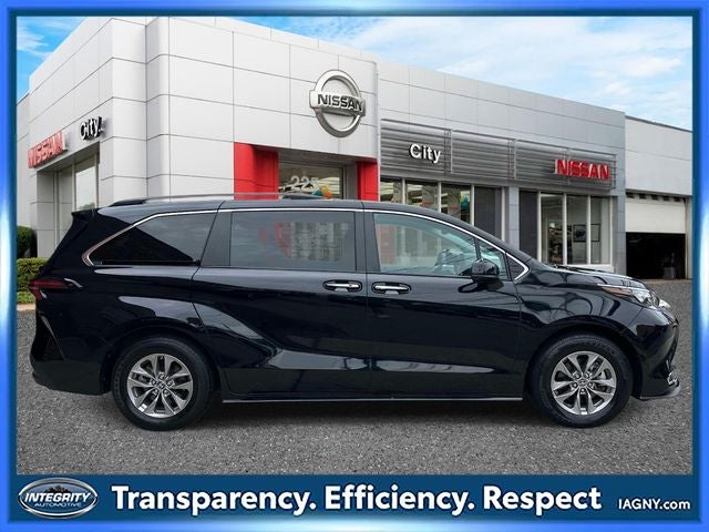 2024 Toyota Sienna XLE 8 Passenger