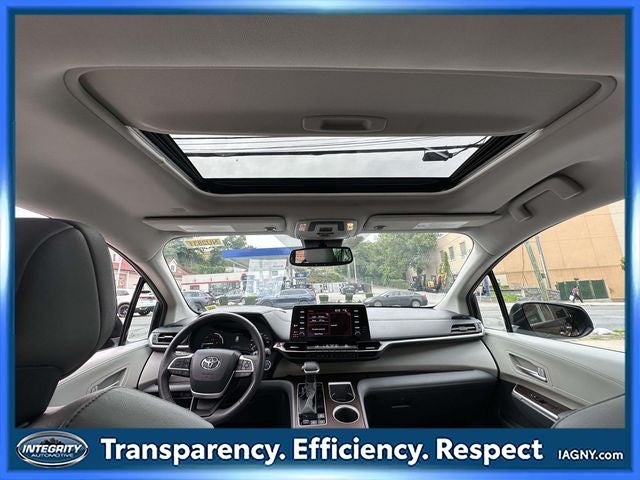 2024 Toyota Sienna XLE 8 Passenger