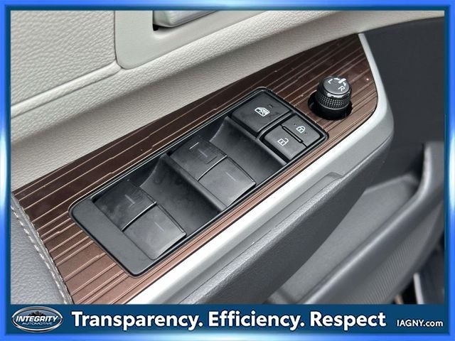 2024 Toyota Sienna XLE 8 Passenger