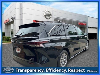 2024 Toyota Sienna XLE 8 Passenger