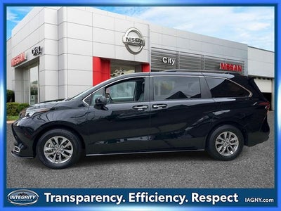 2024 Toyota Sienna XLE 8 Passenger