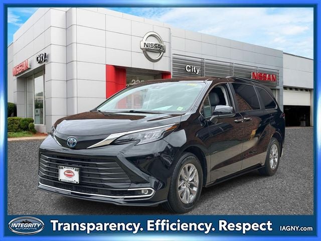 2024 Toyota Sienna XLE 8 Passenger