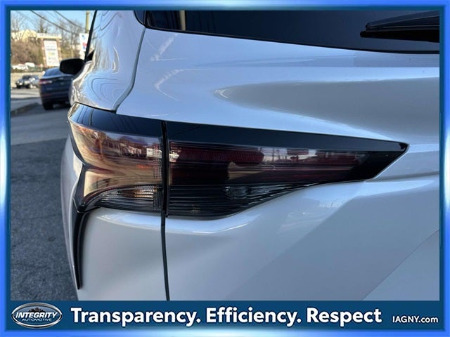 2024 Toyota Sienna XLE 8 Passenger