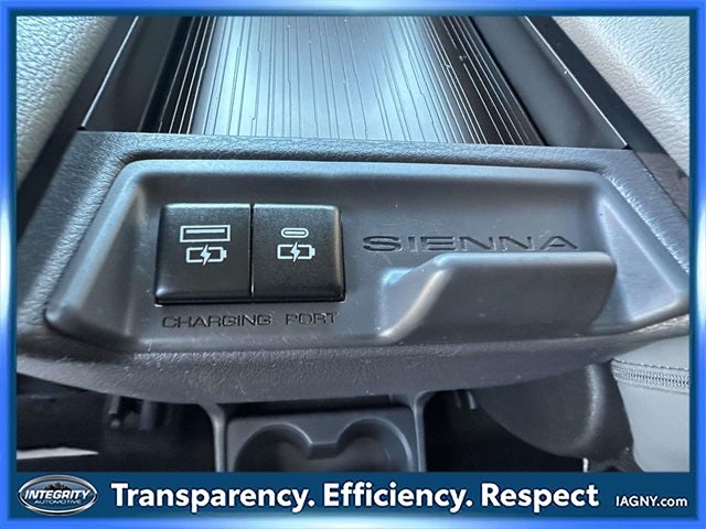 2024 Toyota Sienna XLE 8 Passenger