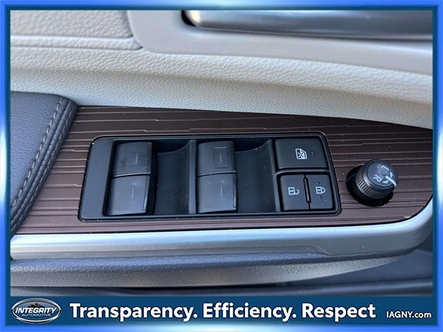 2024 Toyota Sienna XLE 8 Passenger