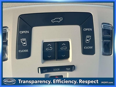 2024 Toyota Sienna XLE 8 Passenger