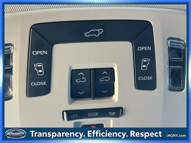 2024 Toyota Sienna XLE 8 Passenger