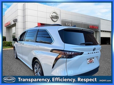 2024 Toyota Sienna XLE 8 Passenger