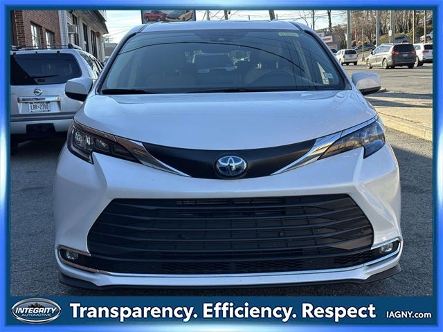 2024 Toyota Sienna XLE 8 Passenger